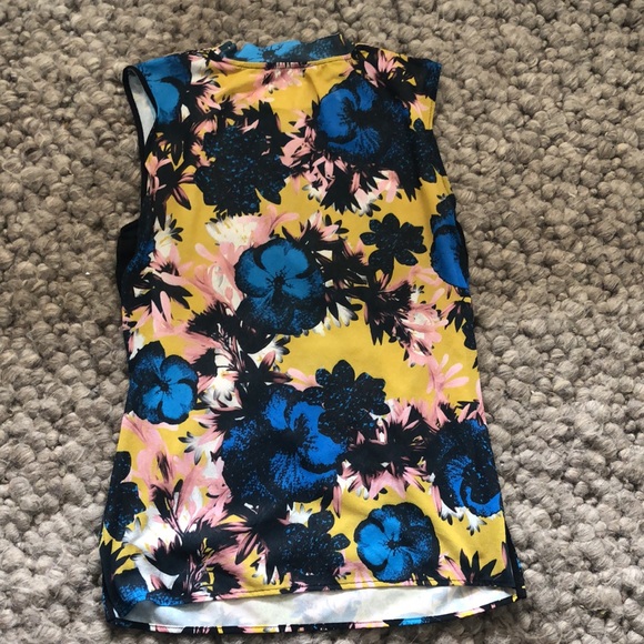 Beautiful sleeveless top from ZARA - Picture 7 of 8